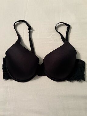La Vie En Rose Black Lace-Trim T-Shirt Bra